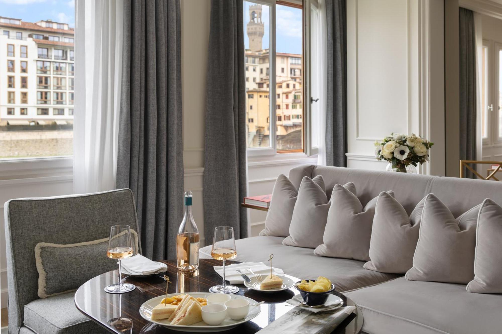 Lungarno Luxury Apartments - By Lungarno Collection フィレンツェ エクステリア 写真